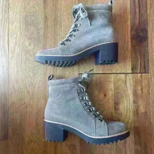 Caslon Womens Jadey Hiking Boots Water Resistant Lug Sole Fashion Size 5.5 Suede